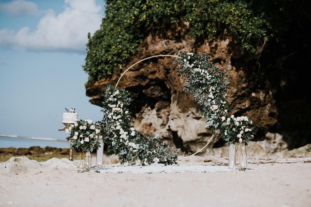 Elopement at Gunung Payung Beach in Nusa Dua — photo 2